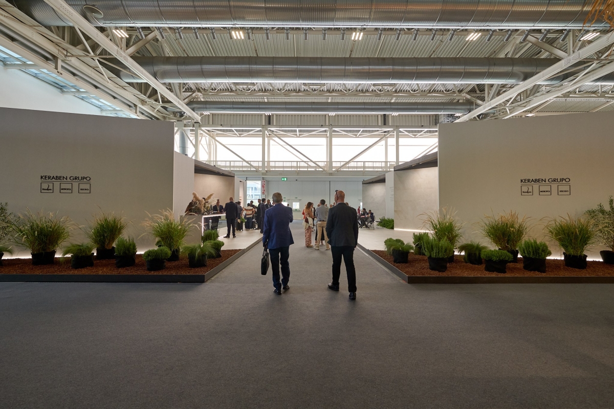 Keraben Grupo überrascht und erreicht alle Zielgruppen mit seinen Vorschlägen auf der Cersaie 2023
